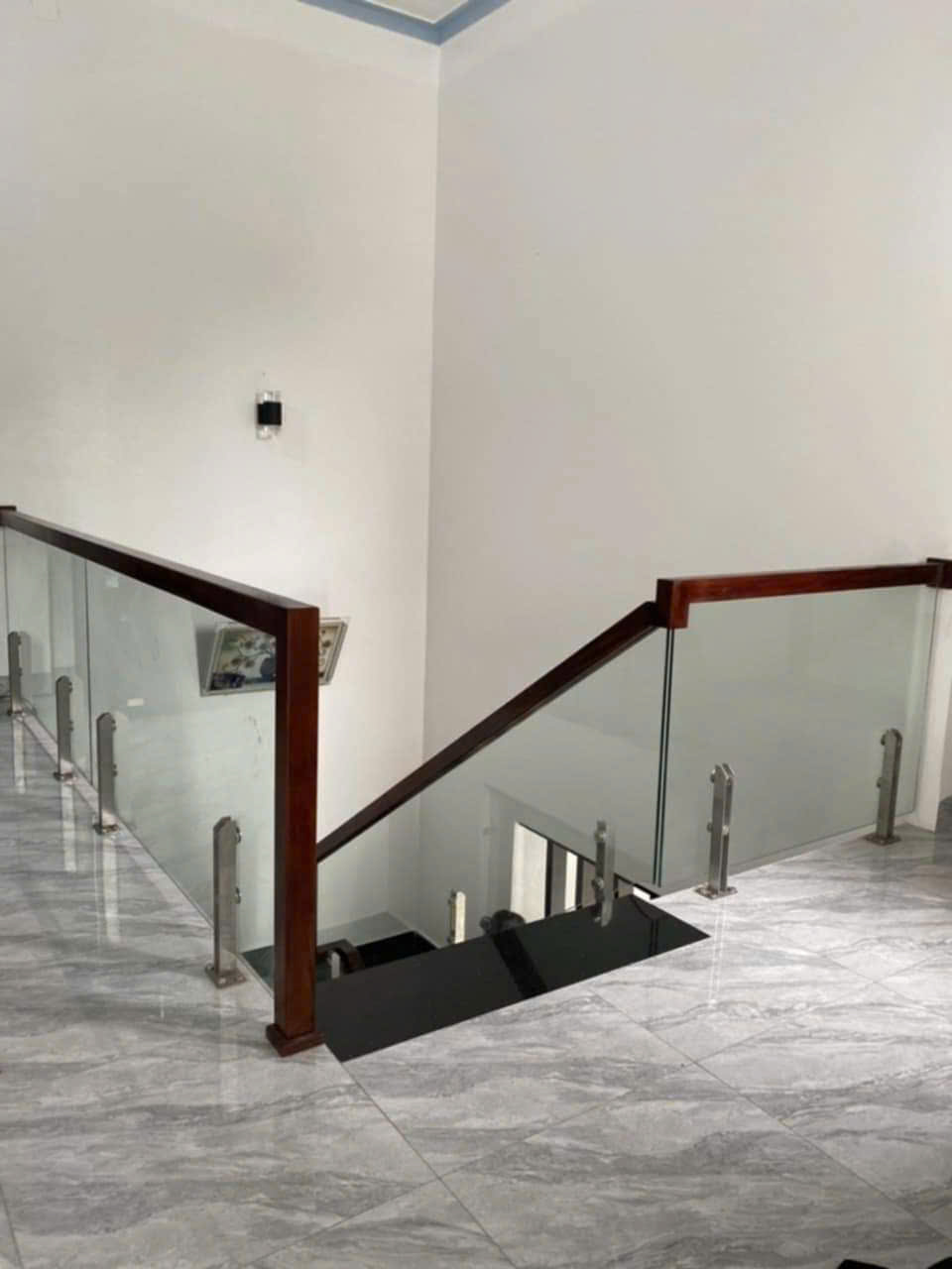 Mình cho thuê nhà mới, hai cửa đi, 96m2_ 5T; vỉa hè, Minh Khai-31 Tr - Ảnh 2